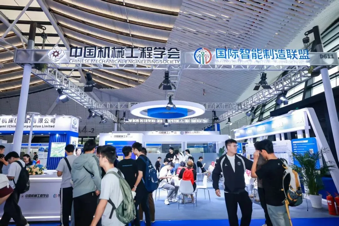 图加载中...